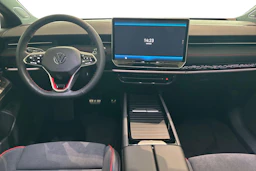punainen Volkswagen ID.7 2026 kuva 7.