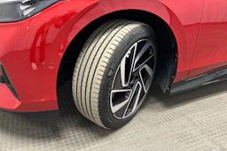 punainen Volkswagen ID.7 2026 kuva 13.