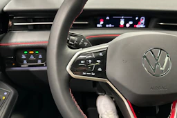 punainen Volkswagen ID.7 2026 kuva 15.