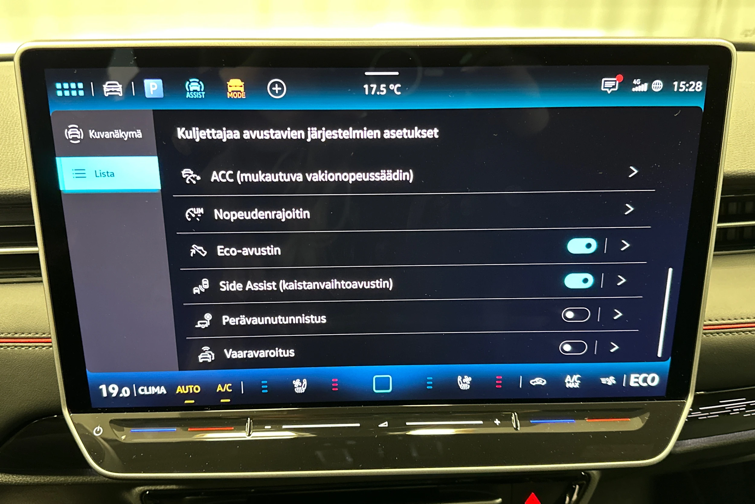 punainen Volkswagen ID.7 2026 kuva 24.