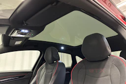 punainen Volkswagen ID.7 2026 kuva 30.