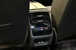 harmaa Volkswagen ID.7 2026 kuva 39.