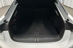 valkoinen Volkswagen ID.7 2026 kuva 38.