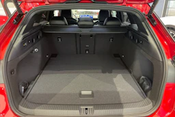 punainen Volkswagen ID.7 2027 kuva 13.