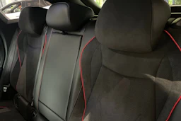 punainen Volkswagen ID.7 2027 kuva 18.