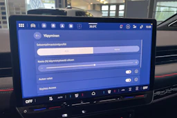 punainen Volkswagen ID.7 2027 kuva 26.
