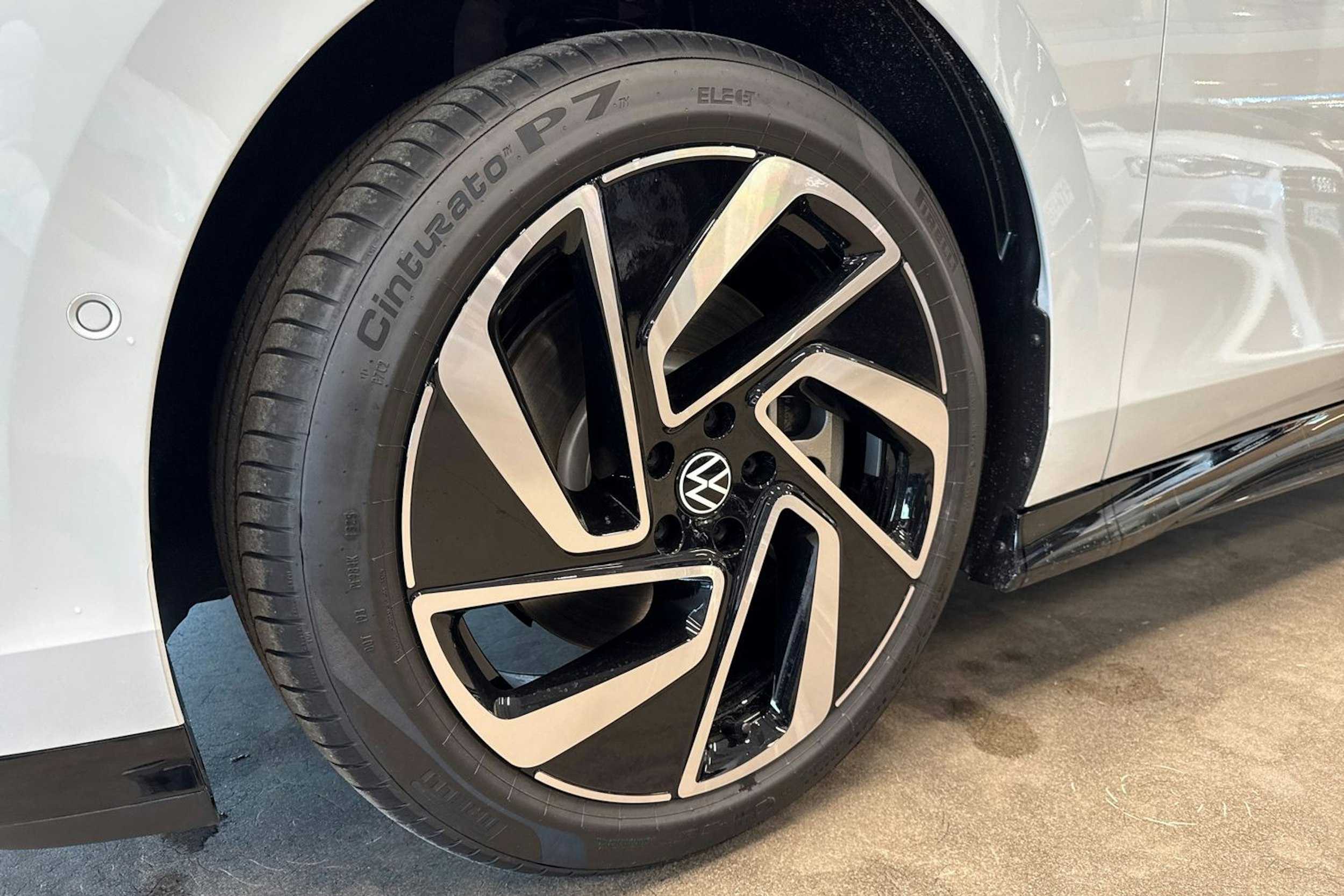 valkoinen Volkswagen ID.7 2026 kuva 10.