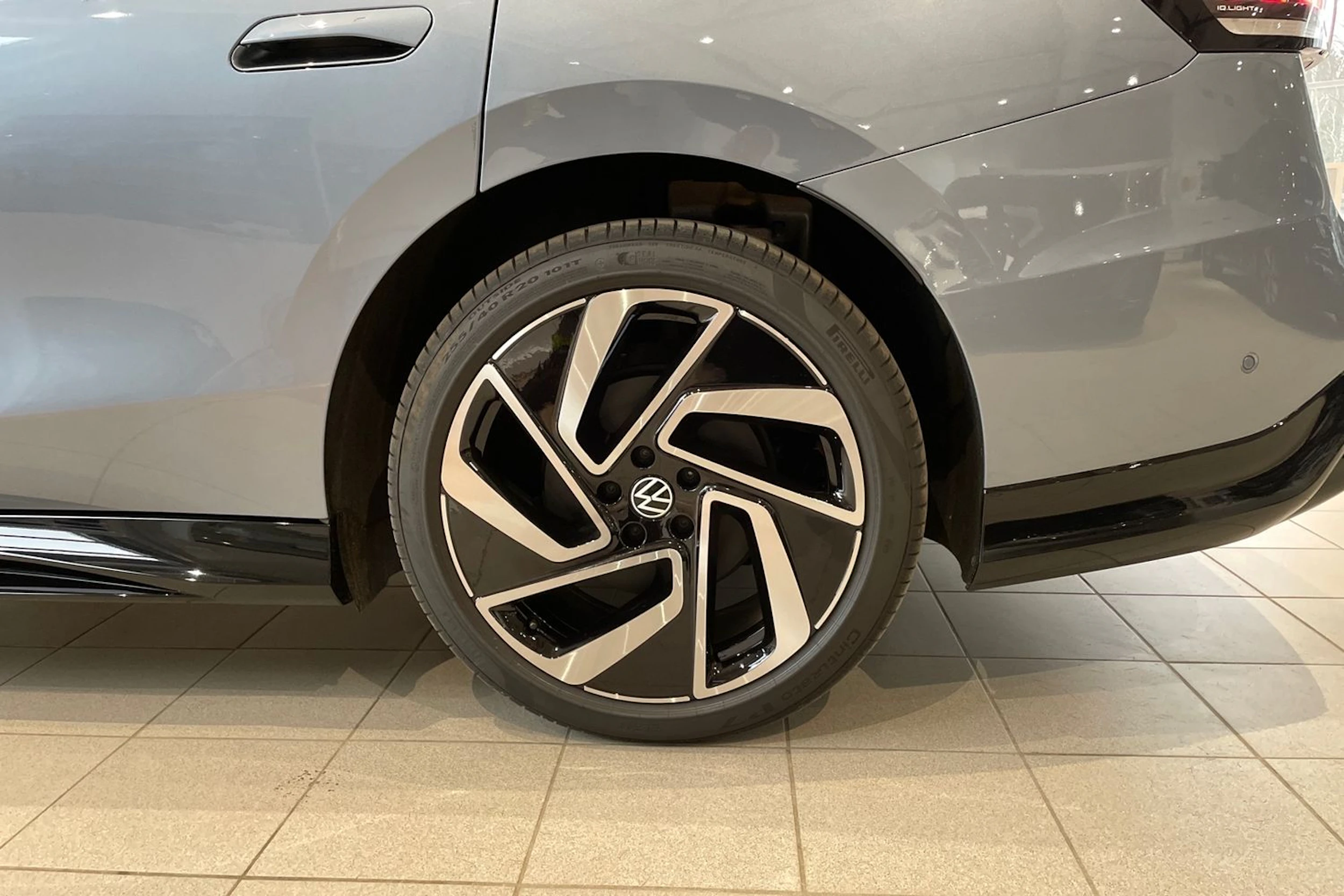 sininen Volkswagen ID.7 2026 kuva 10.