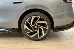 sininen Volkswagen ID.7 2026 kuva 10.