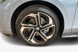 sininen Volkswagen ID.7 2027 kuva 9.