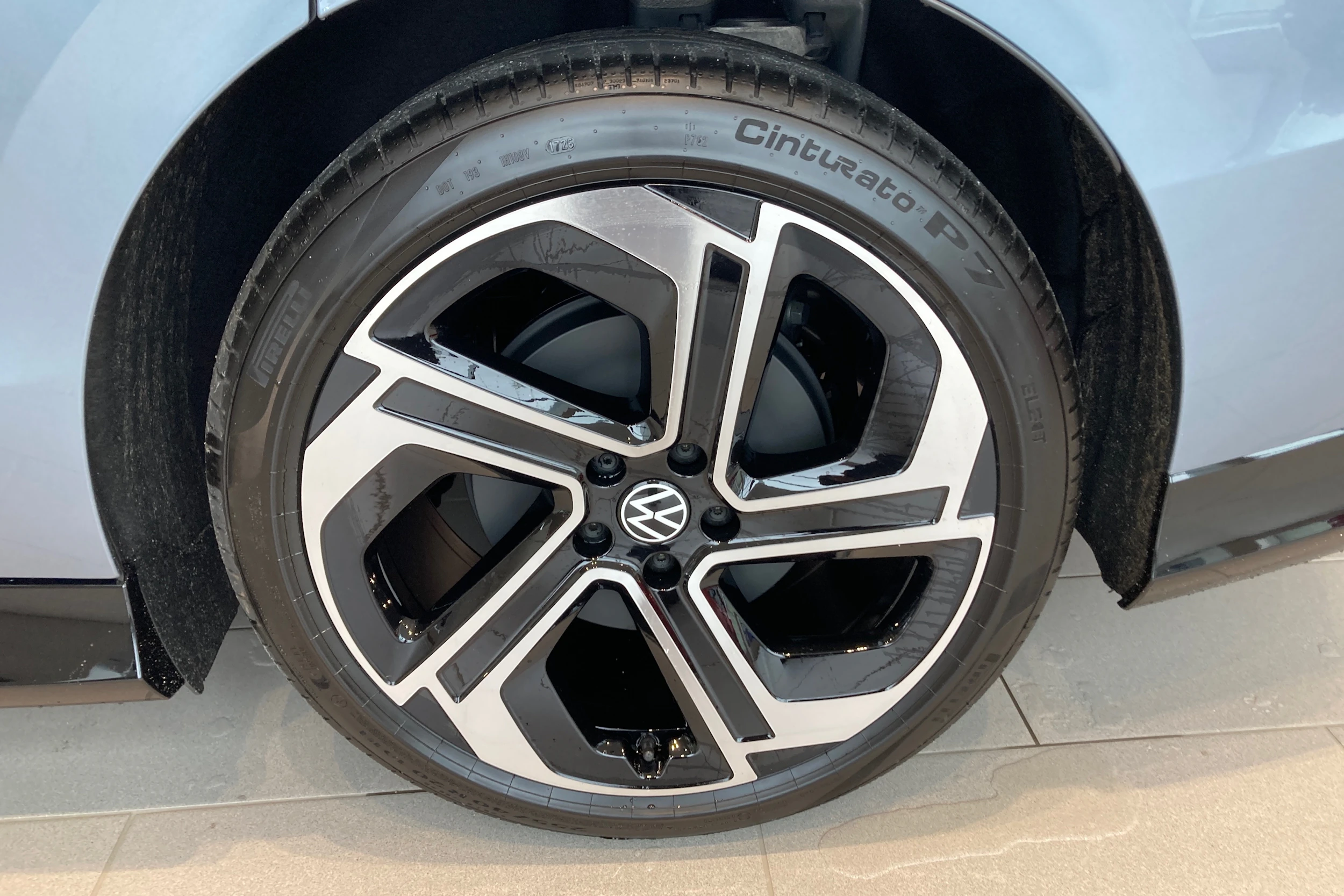 sininen Volkswagen ID.7 2027 kuva 10.