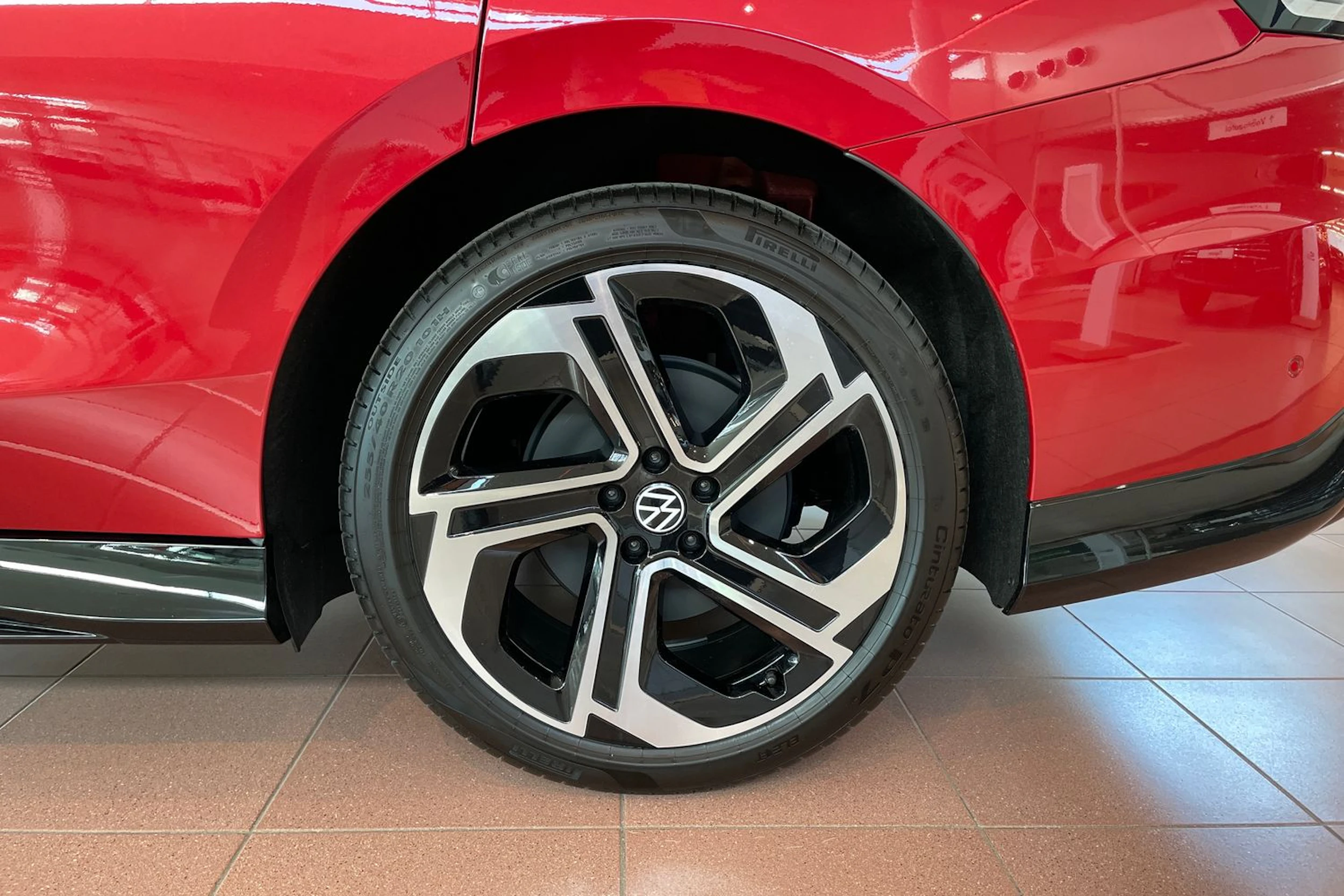 punainen Volkswagen ID.7 2027 kuva 10.