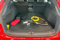 punainen Volkswagen ID.7 2027 kuva 11.
