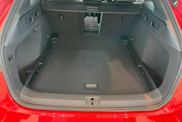 punainen Volkswagen ID.7 2027 kuva 13.
