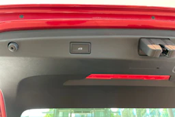 punainen Volkswagen ID.7 2027 kuva 15.