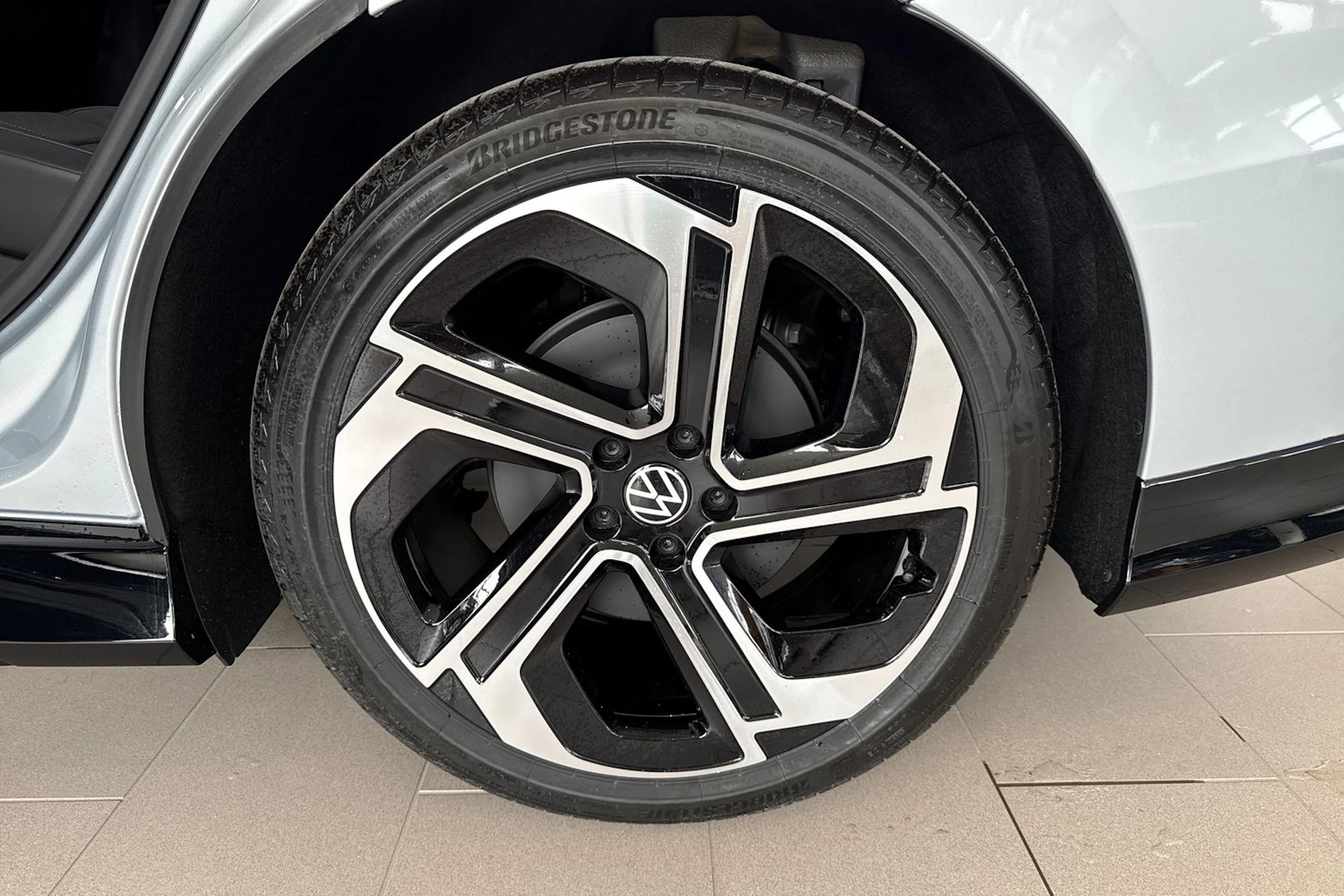 harmaa Volkswagen ID.7 2027 kuva 10.