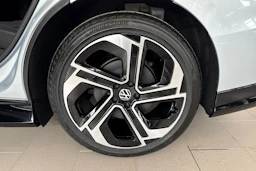 harmaa Volkswagen ID.7 2027 kuva 10.