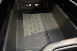 met. musta Volkswagen ID.7 2027 kuva 30.