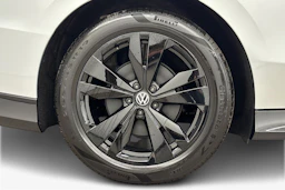 met. harmaa Volkswagen ID.7 2027 kuva 9.