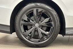 met. harmaa Volkswagen ID.7 2027 kuva 10.