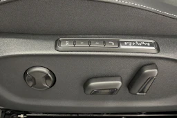 met. harmaa Volkswagen ID.7 2027 kuva 12.