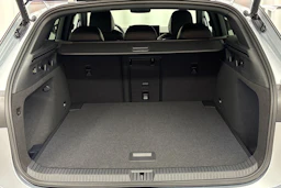 met. harmaa Volkswagen ID.7 2027 kuva 28.