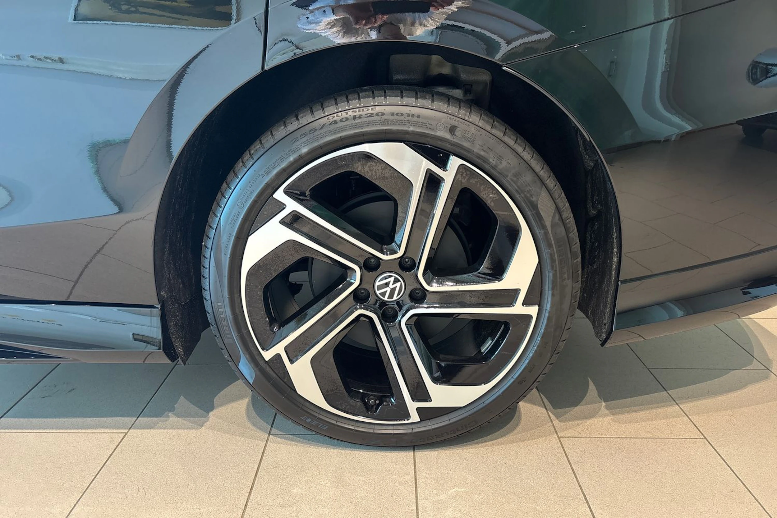 musta Volkswagen ID.7 2027 kuva 10.