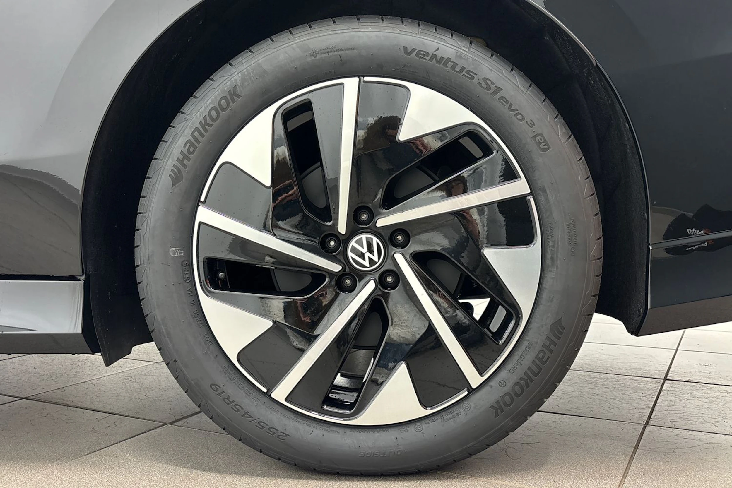 met. musta Volkswagen ID.7 2026 kuva 10.