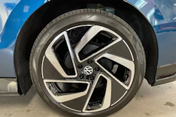sininen Volkswagen ID.7 2027 kuva 10.