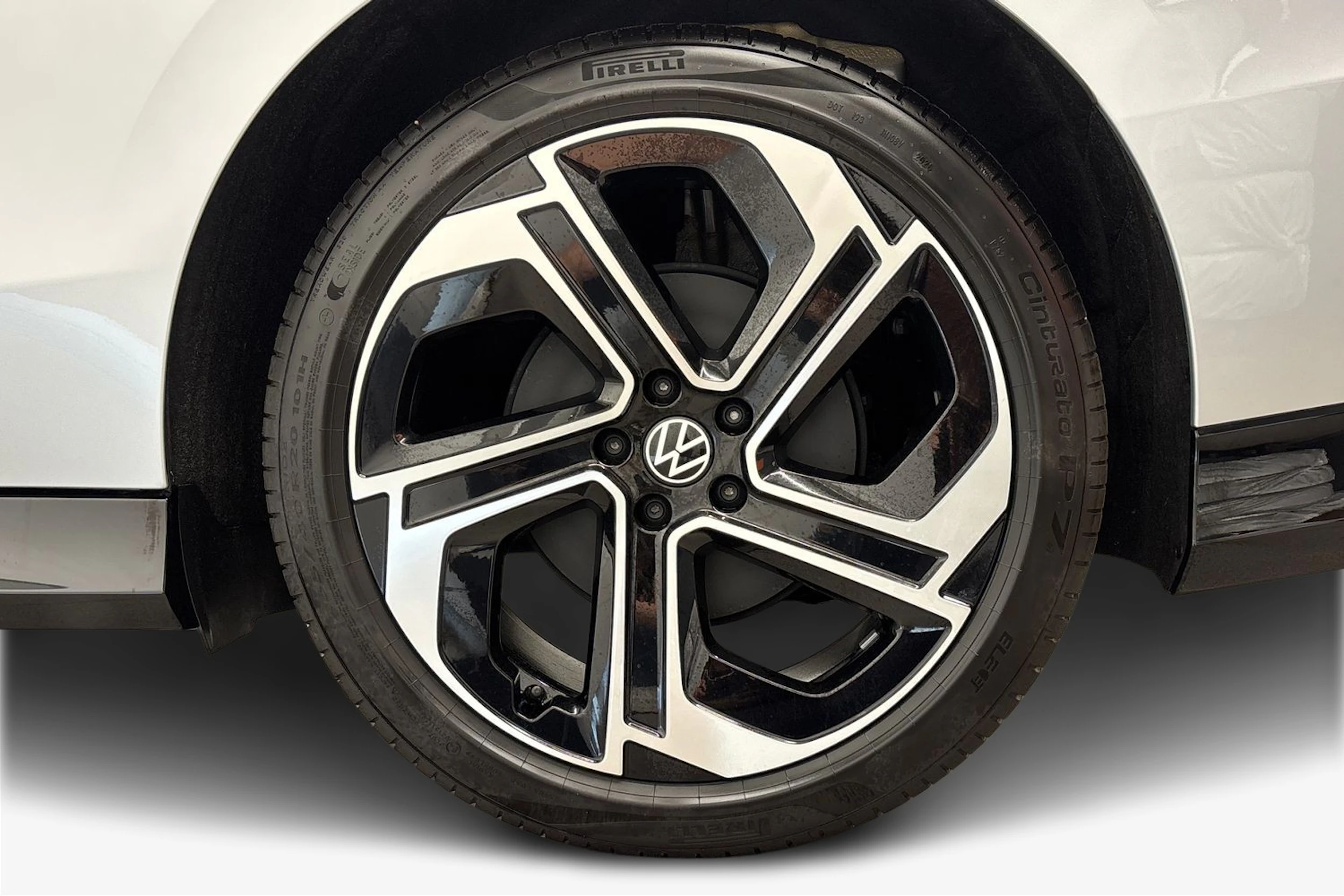 met. harmaa Volkswagen ID.7 2027 kuva 9.
