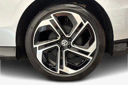 met. harmaa Volkswagen ID.7 2027 kuva 9.