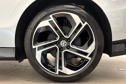 met. harmaa Volkswagen ID.7 2027 kuva 10.