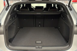 met. harmaa Volkswagen ID.7 2027 kuva 28.