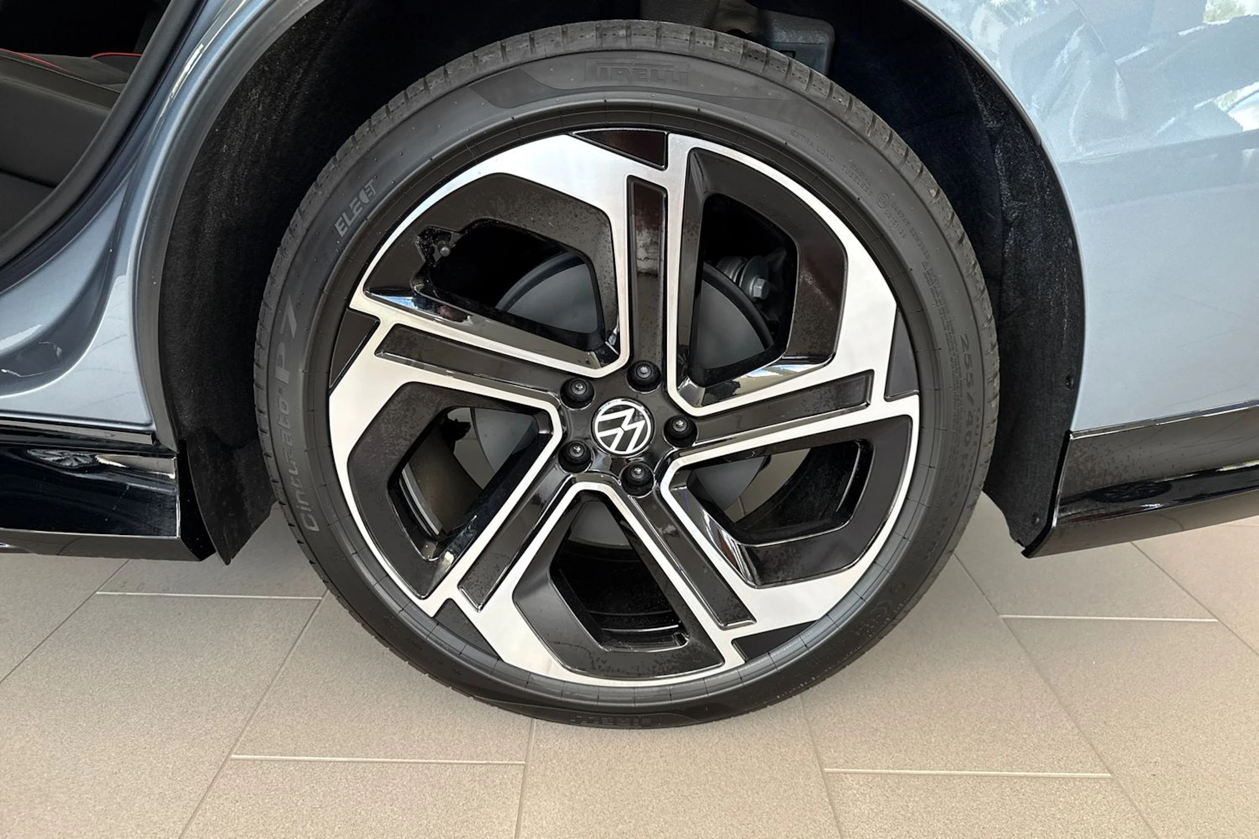 sininen Volkswagen ID.7 2027 kuva 10.