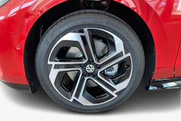 punainen Volkswagen ID.7 2027 kuva 9.