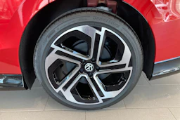 punainen Volkswagen ID.7 2027 kuva 10.