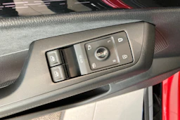 punainen Volkswagen ID.7 2027 kuva 13.