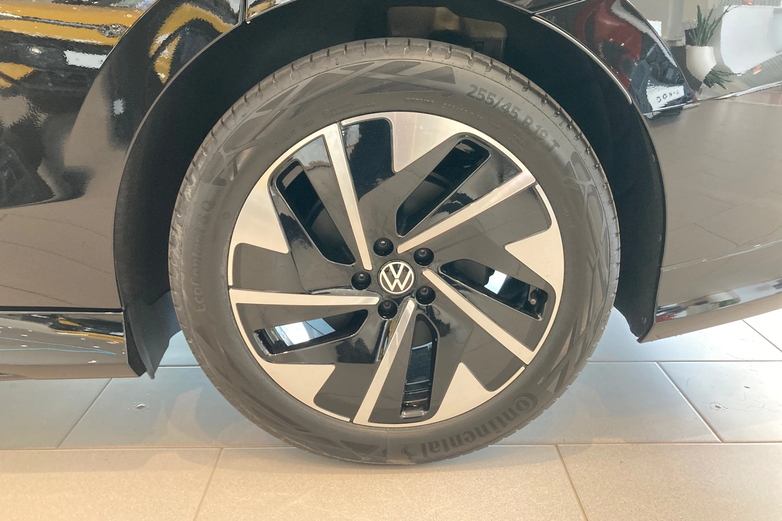 musta Volkswagen ID.7 2027 kuva 10.