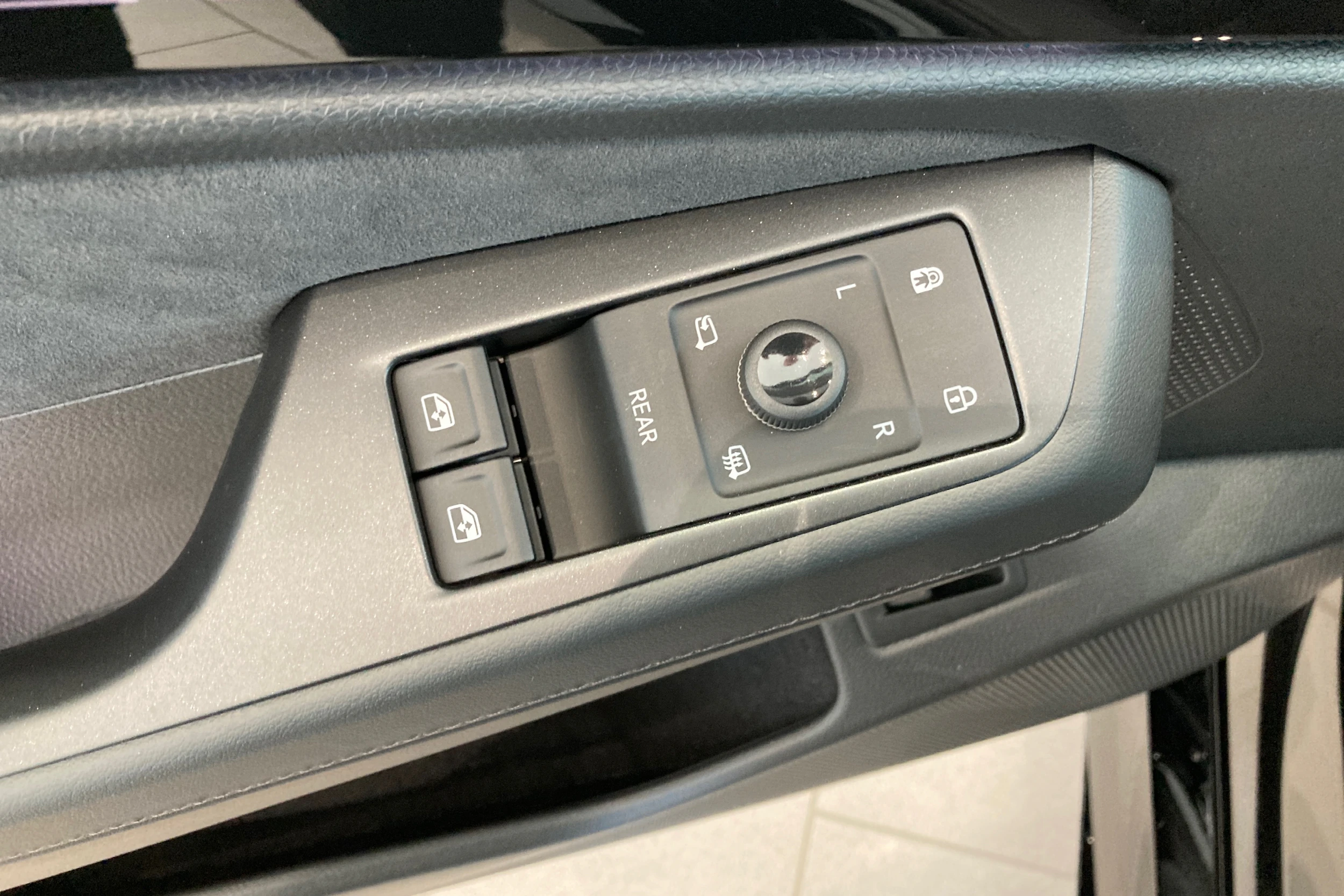 musta Volkswagen ID.7 2027 kuva 13.