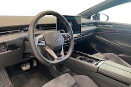 punainen Volkswagen ID.7 2025 kuva 6.