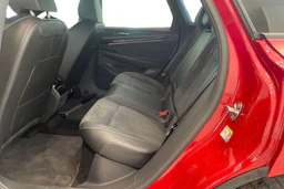 punainen Volkswagen ID.7 2025 kuva 8.