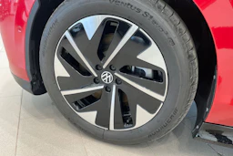 punainen Volkswagen ID.7 2025 kuva 10.