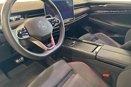 Sininen Volkswagen ID.7 Tourer 2025 kuva 6.