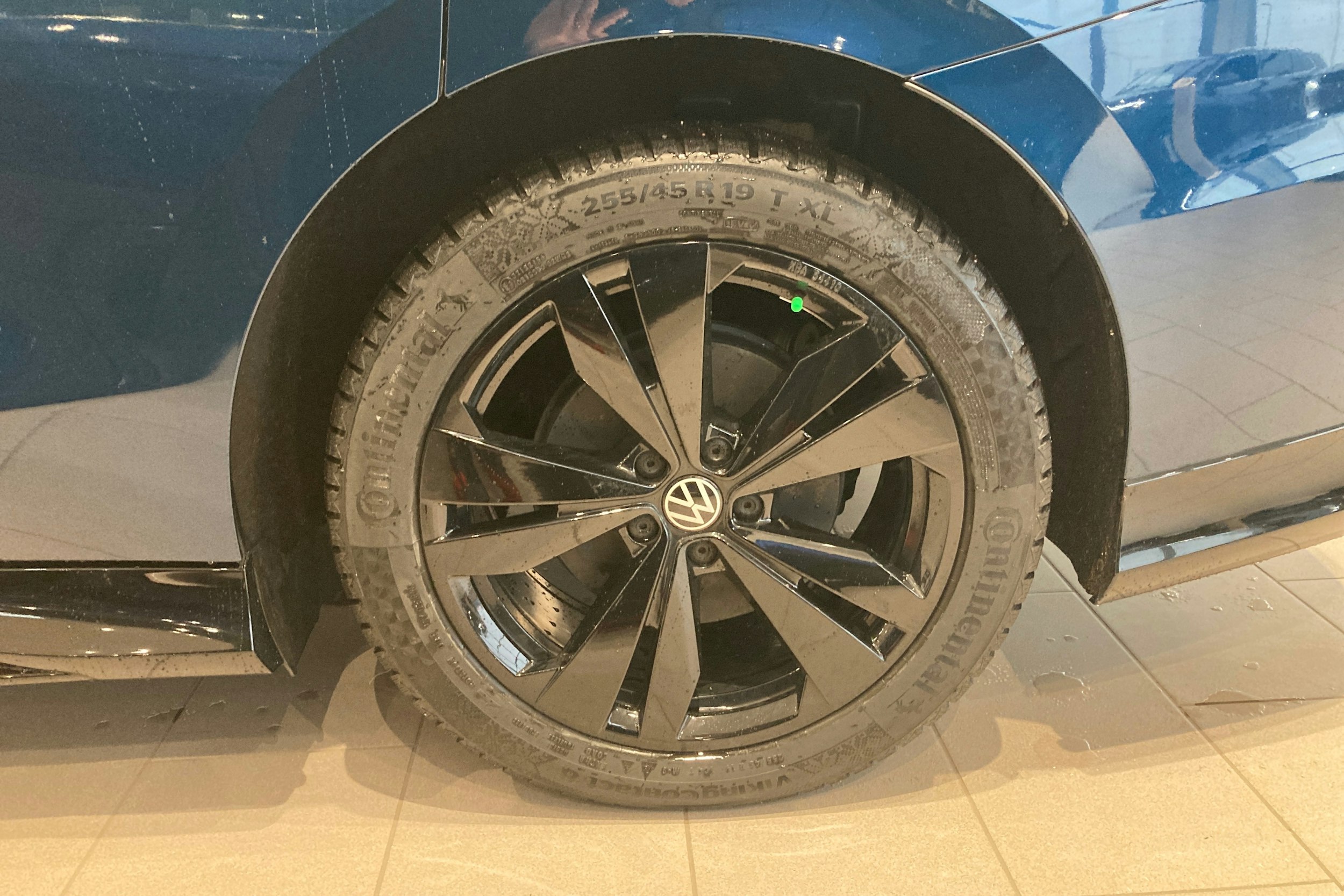 Sininen Volkswagen ID.7 Tourer 2025 kuva 10.