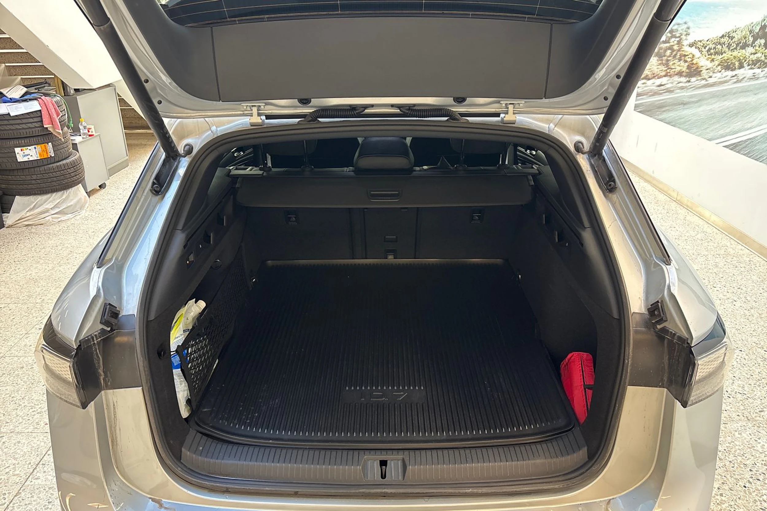 harmaa Volkswagen ID.7 2025 kuva 11.