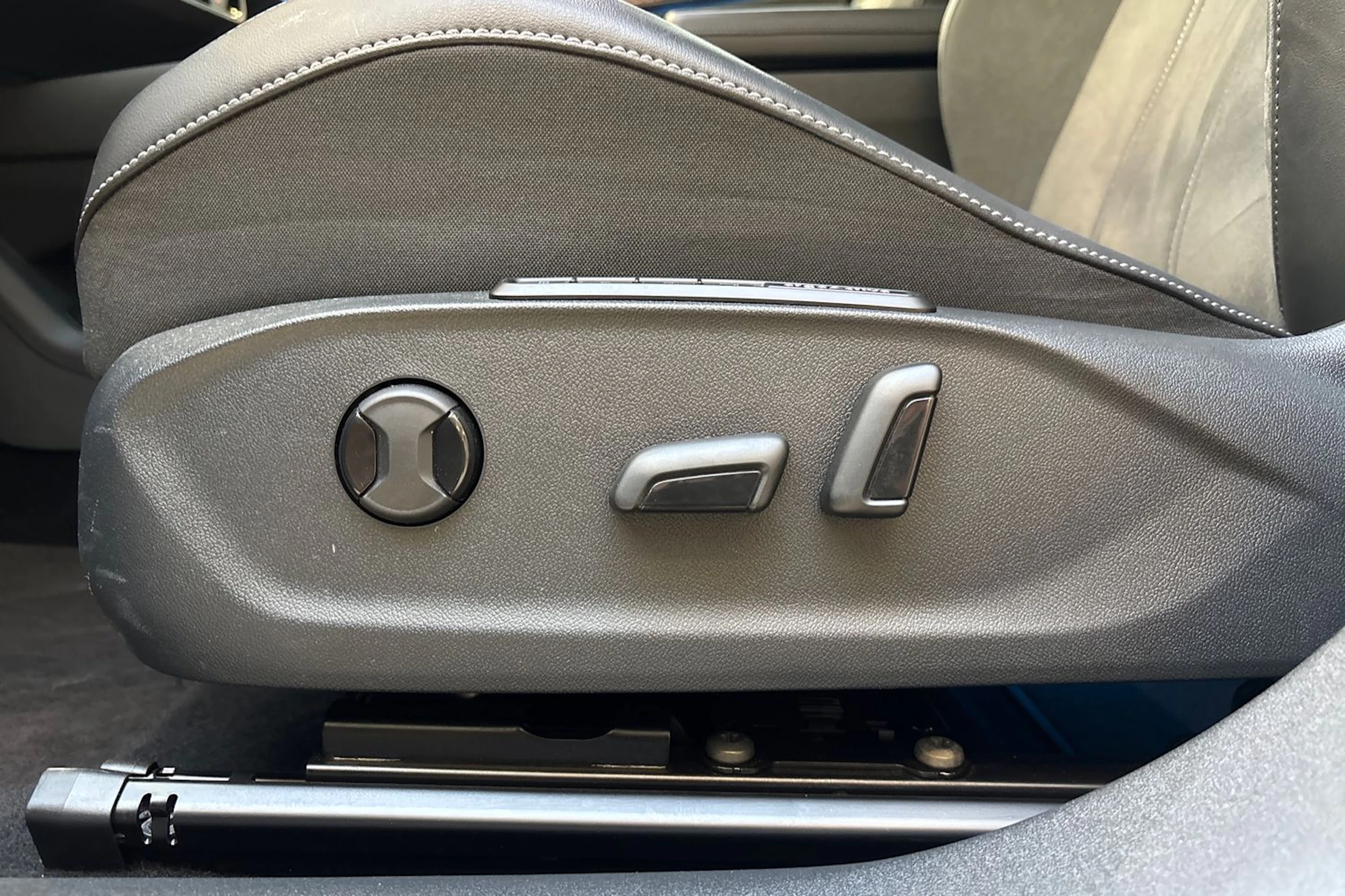 harmaa Volkswagen ID.7 2025 kuva 16.