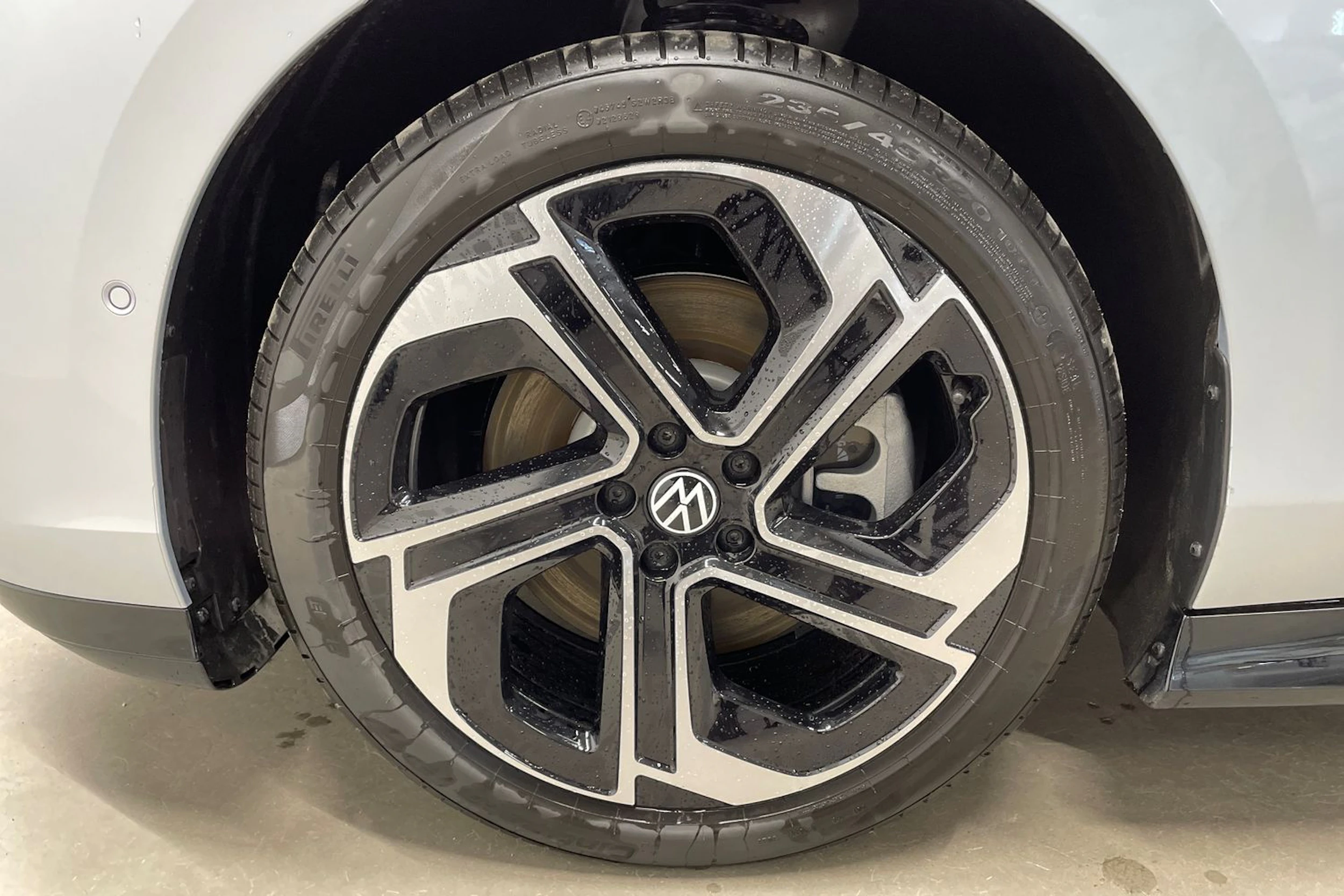 harmaa Volkswagen ID.7 2026 kuva 10.