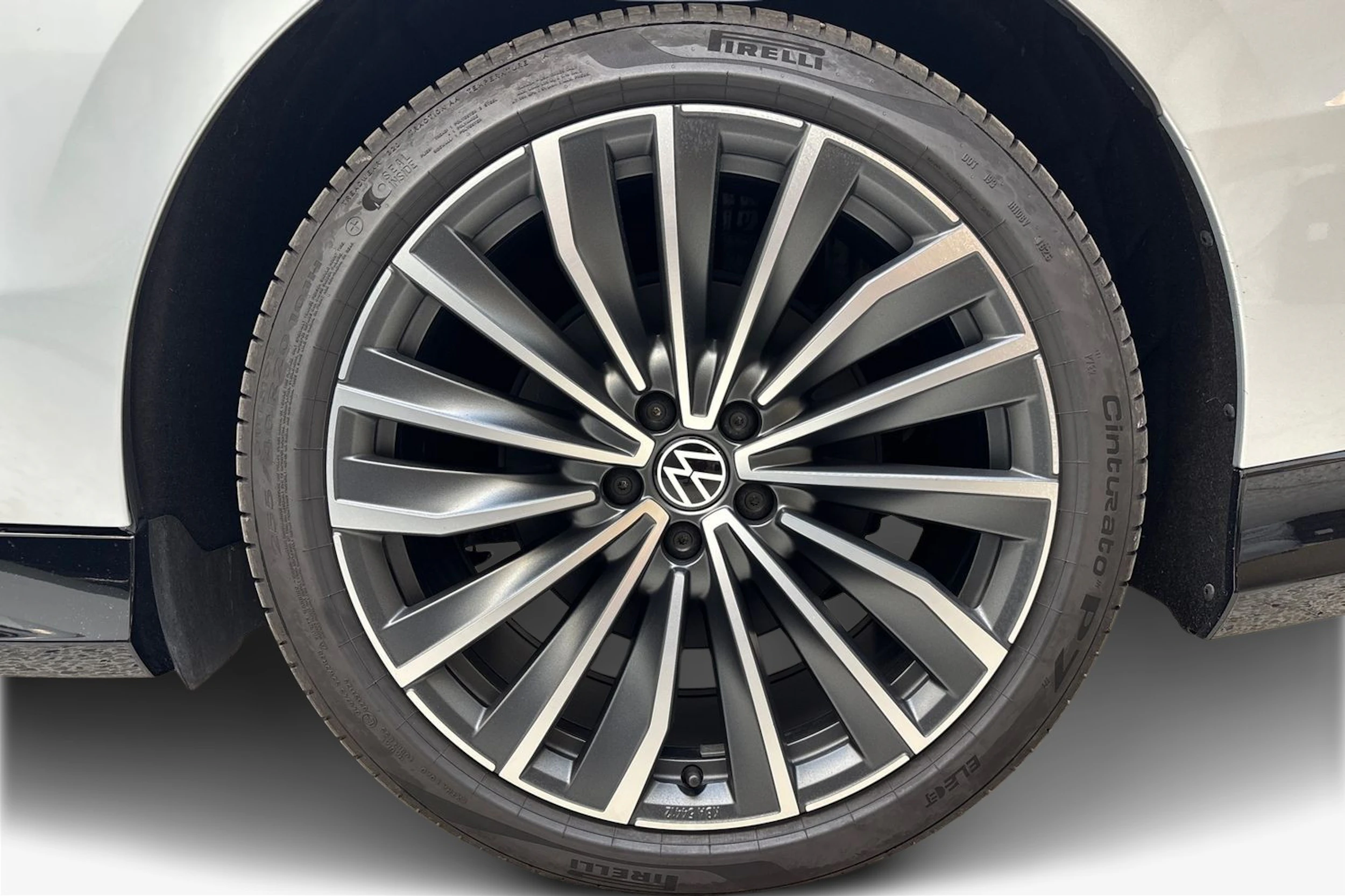 harmaa Volkswagen ID.7 2027 kuva 9.