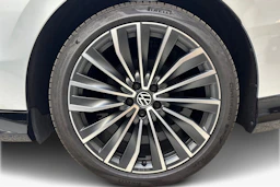 harmaa Volkswagen ID.7 2027 kuva 9.