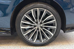 sininen Volkswagen ID.7 2026 kuva 10.